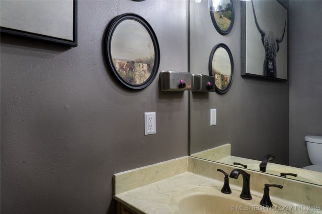 8803 E 75th Street, Tulsa, OK 74133