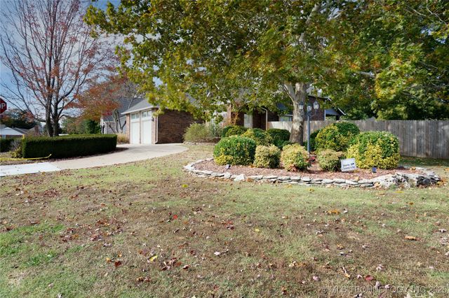 8803 E 75th Street, Tulsa, OK 74133