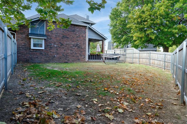 8803 E 75th Street, Tulsa, OK 74133