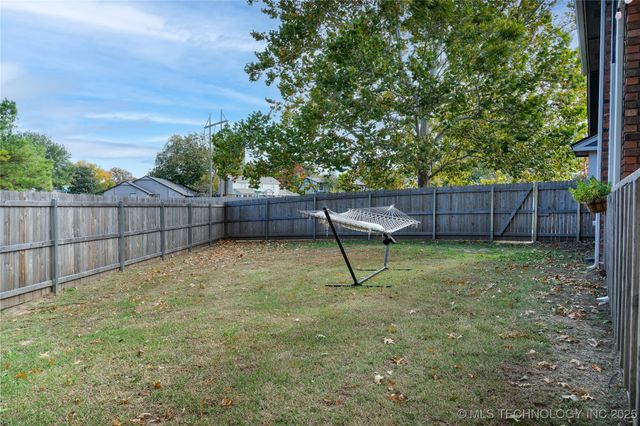 8803 E 75th Street, Tulsa, OK 74133