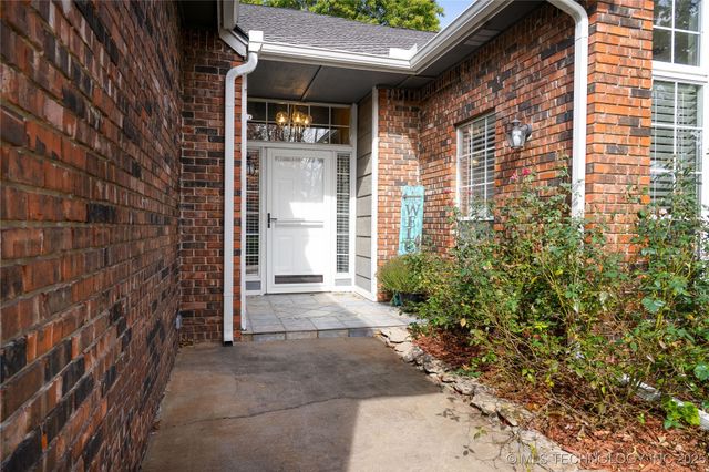 8803 E 75th Street, Tulsa, OK 74133