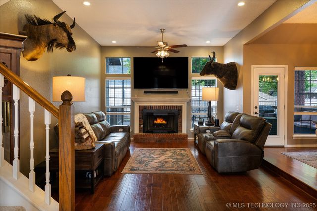 8803 E 75th Street, Tulsa, OK 74133