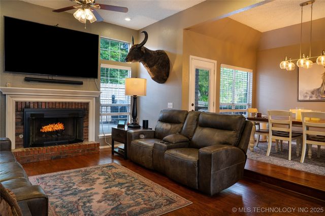 8803 E 75th Street, Tulsa, OK 74133