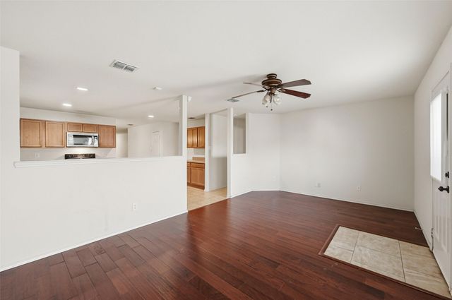 8118 York Beach Place, Arlington, TX 76002