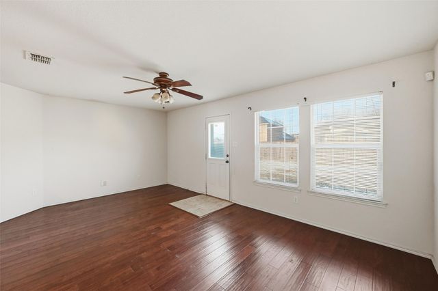 8118 York Beach Place, Arlington, TX 76002