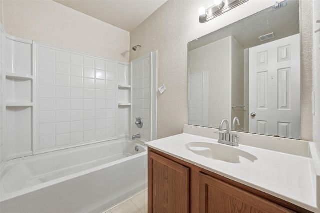 8118 York Beach Place, Arlington, TX 76002