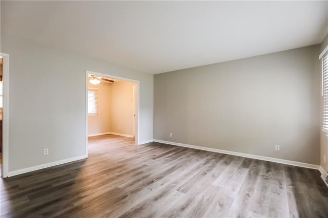 11302 Norton av Avenue, Kansas City, MO 64137