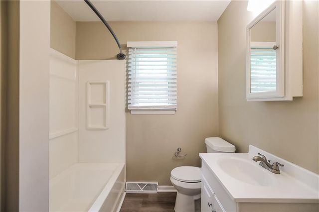 11302 Norton av Avenue, Kansas City, MO 64137