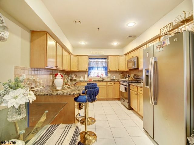 415 Loomis St, Elizabeth City, NJ 07206