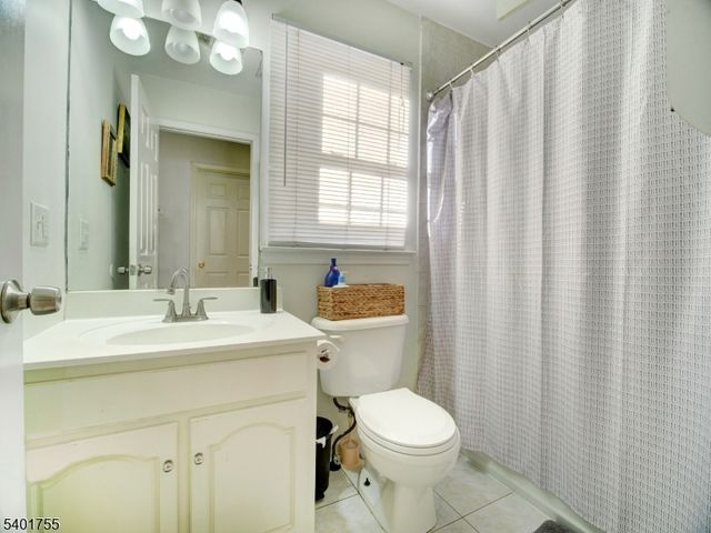 415 Loomis St, Elizabeth City, NJ 07206