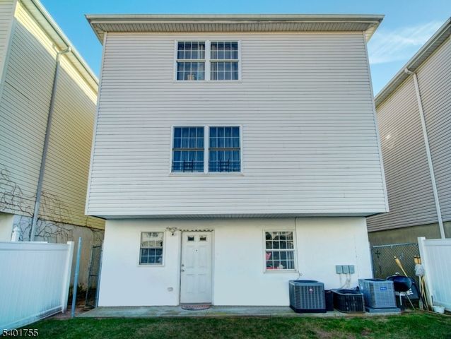 415 Loomis St, Elizabeth City, NJ 07206