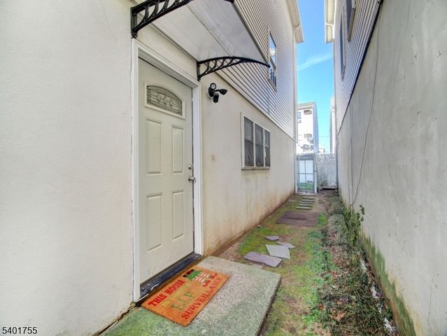 415 Loomis St, Elizabeth City, NJ 07206