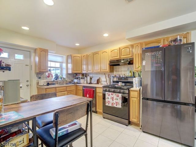 415 Loomis St, Elizabeth City, NJ 07206