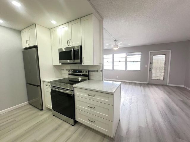 2048 Newport N 2048, Deerfield Beach, FL 33442