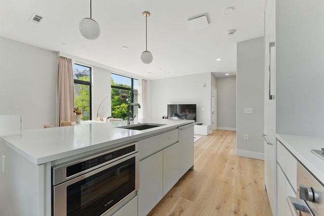 191 Washington St 524, Boston, MA 02135