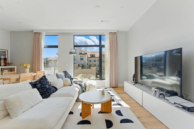 191 Washington St 524, Boston, MA 02135