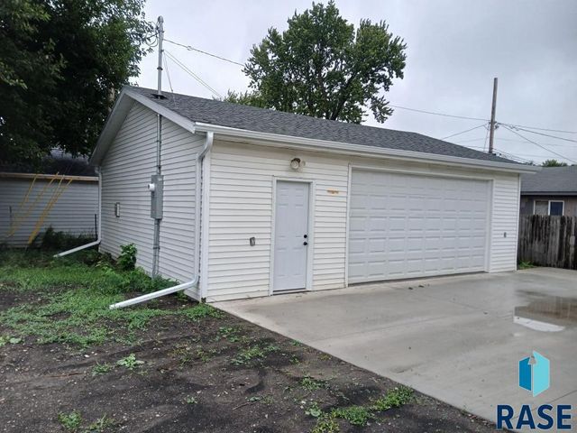 100 S Elmwood Ave Avenue, Sioux Falls, SD 57104