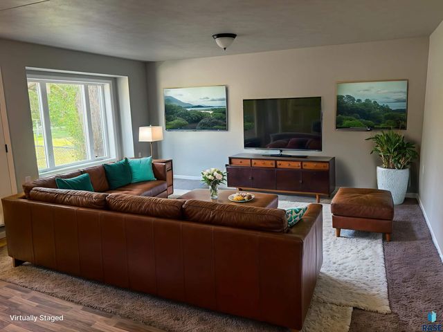 100 S Elmwood Ave Avenue, Sioux Falls, SD 57104