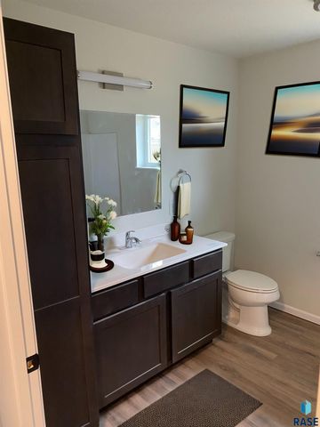 100 S Elmwood Ave Avenue, Sioux Falls, SD 57104
