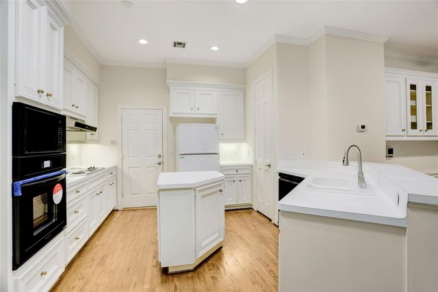 2004 Nantucket Drive C, Houston, TX 77057