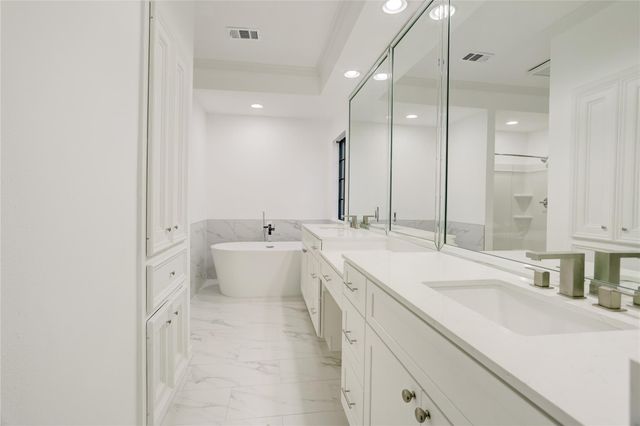 2004 Nantucket Drive C, Houston, TX 77057