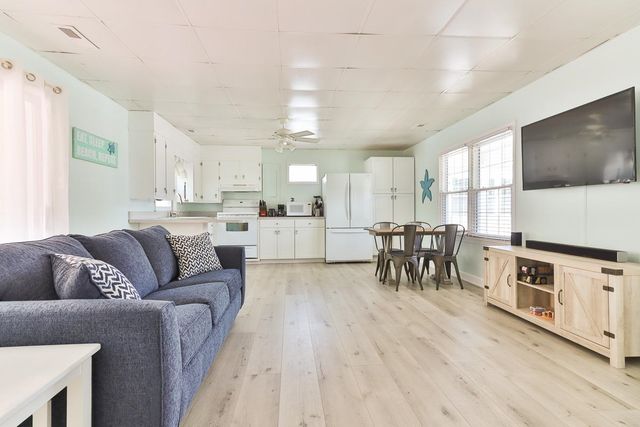 317 23rd Ave. N, North Myrtle Beach, SC 29582