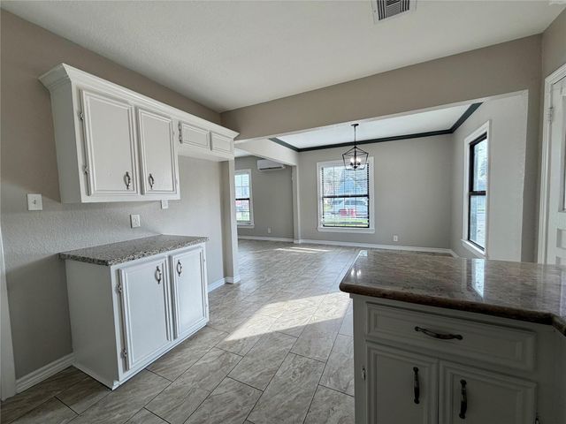 1214 W 5th Street, Freeport, TX 77541