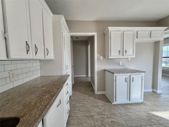 1214 W 5th Street, Freeport, TX 77541