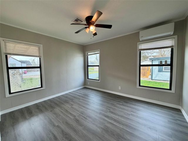 1214 W 5th Street, Freeport, TX 77541