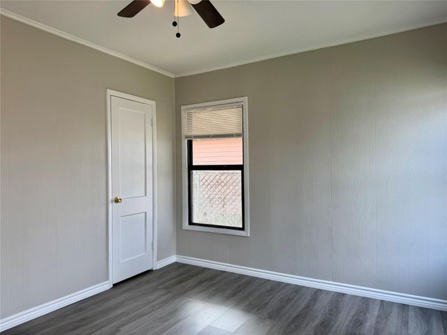 1214 W 5th Street, Freeport, TX 77541