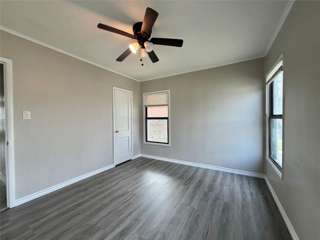 1214 W 5th Street, Freeport, TX 77541