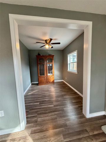 1214 W 5th Street, Freeport, TX 77541