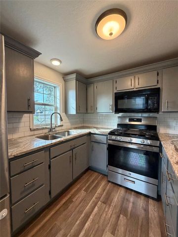 1214 W 5th Street, Freeport, TX 77541