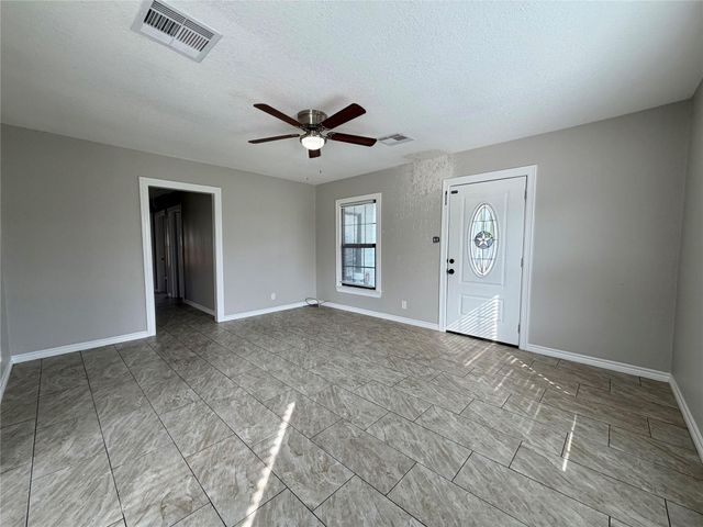 1214 W 5th Street, Freeport, TX 77541