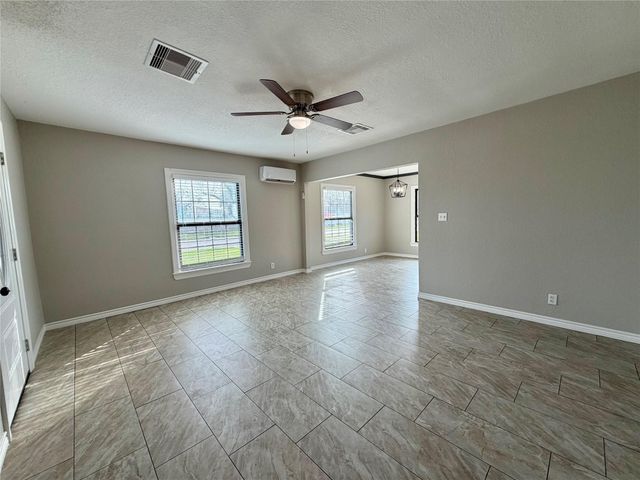 1214 W 5th Street, Freeport, TX 77541