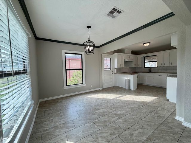 1214 W 5th Street, Freeport, TX 77541