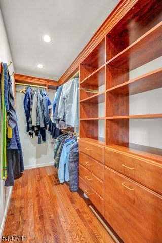 18 Kings Hill Ct, Summit City, NJ 07901