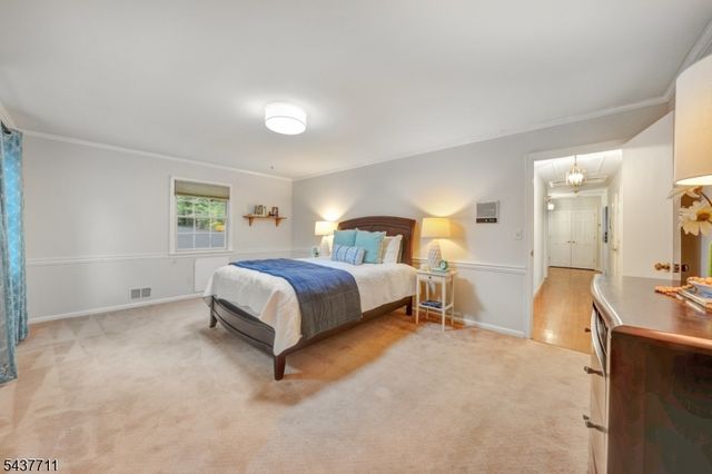 18 Kings Hill Ct, Summit City, NJ 07901