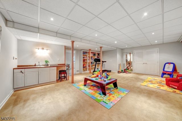18 Kings Hill Ct, Summit City, NJ 07901
