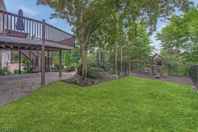 18 Kings Hill Ct, Summit City, NJ 07901