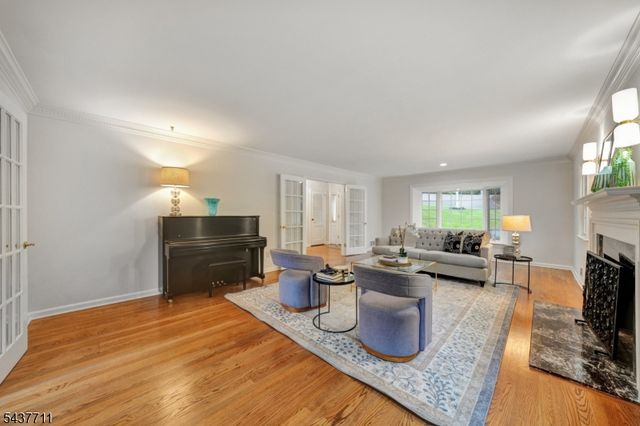 18 Kings Hill Ct, Summit City, NJ 07901