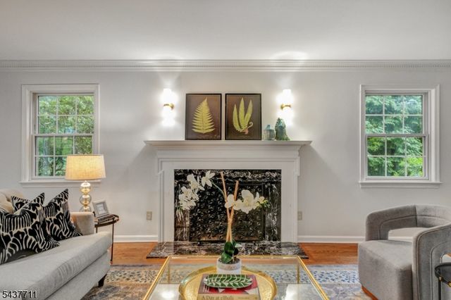 18 Kings Hill Ct, Summit City, NJ 07901