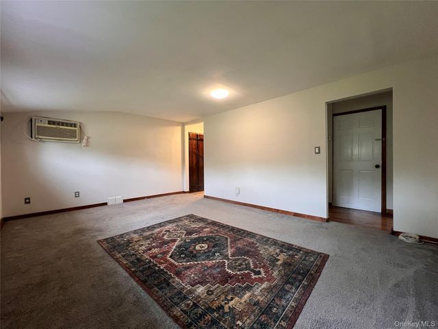 11 Church Street, Wallkill, NY 12589