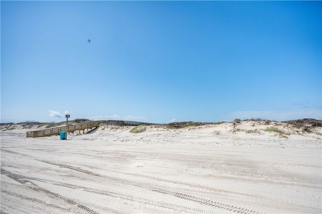 149 Mustang Island Estates Dr, Port Aransas, TX 78373