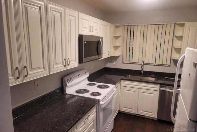 46101 Allenton Street, Macomb Twp, MI 48044