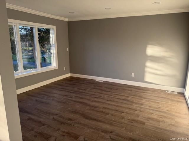 95 Muncie Road, West Babylon, NY 11704