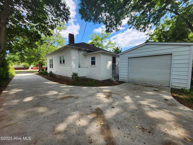 421 James Street, Laurinburg, NC 28352