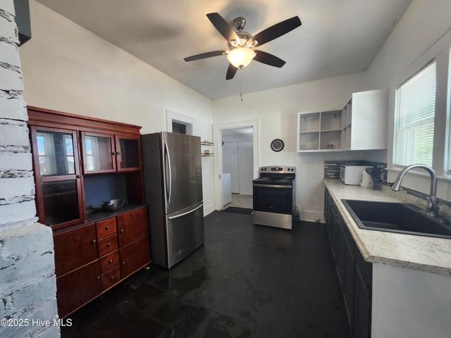 421 James Street, Laurinburg, NC 28352