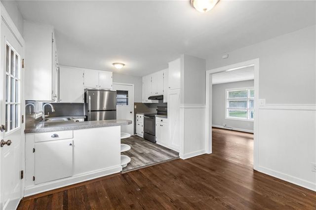 717 S Sunset Drive, Olathe, KS 66061