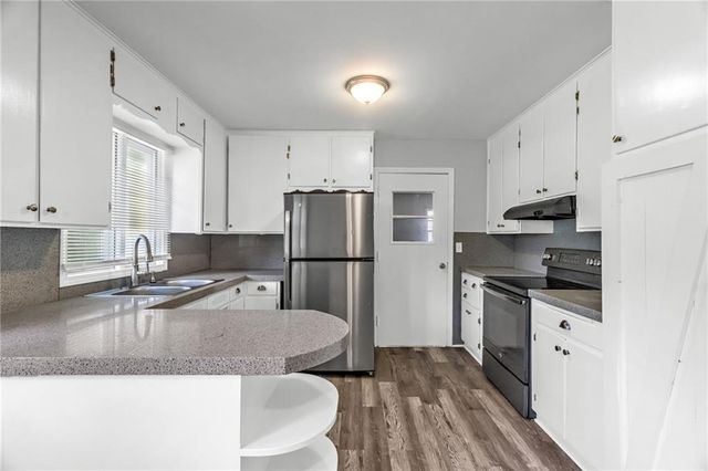717 S Sunset Drive, Olathe, KS 66061